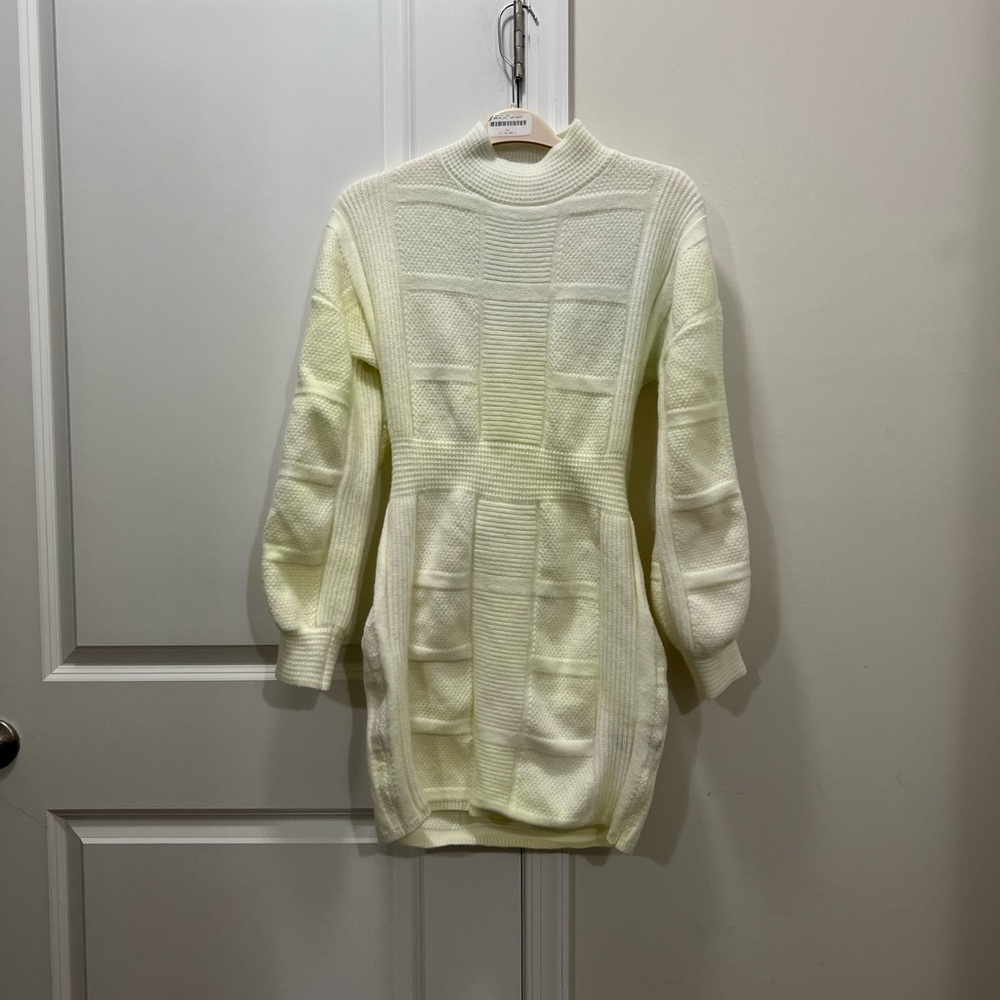 Area Stars Off White Open Back Knit Dress Size Large $175 - Picture 2 of 10